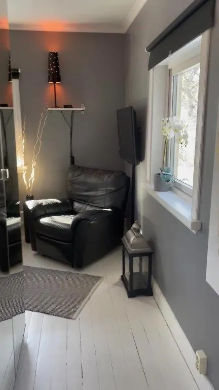 Villa Cosy Little House In Sthlm Estocolmo Сasa de vacaciones